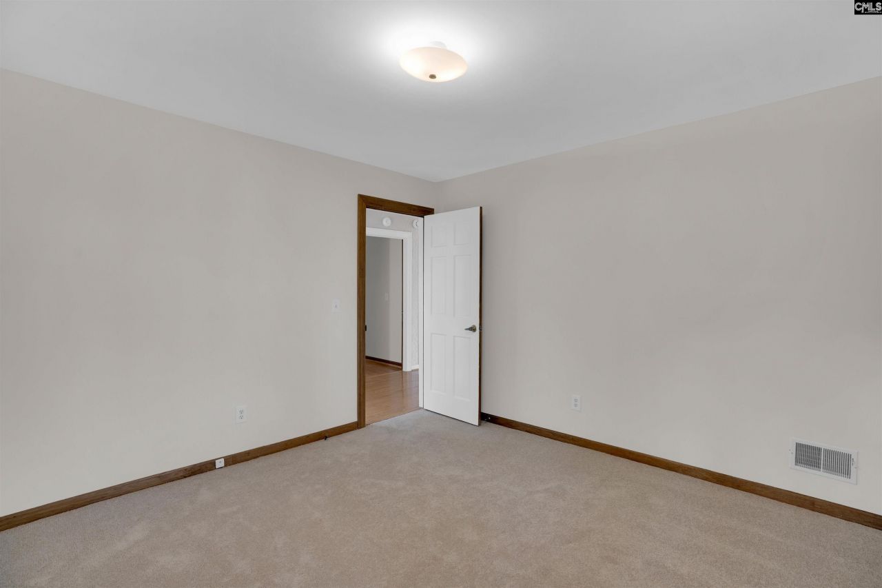 27 Foxhill Court Photo 37