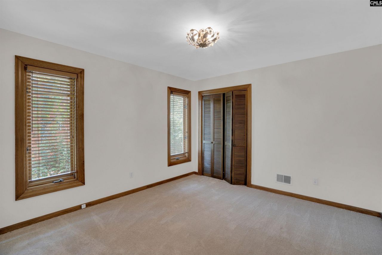 27 Foxhill Court Photo 39