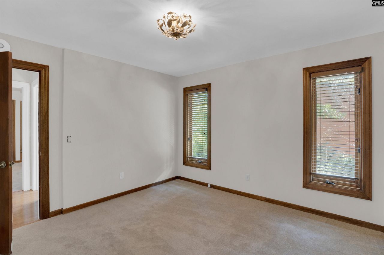 27 Foxhill Court Photo 40