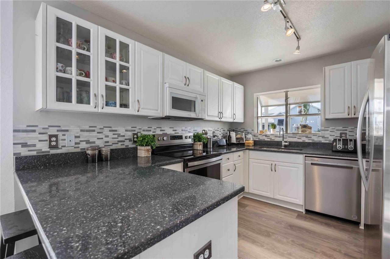 13951 Harbor View Drive, Seminole, FL 33776 Photo