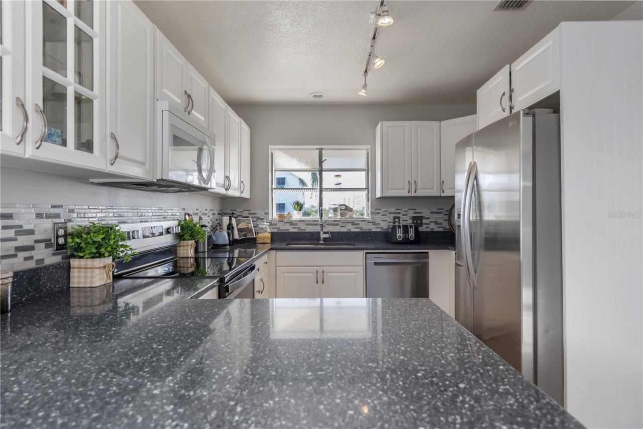 13951 Harbor View Drive, Seminole, FL 33776 Photo