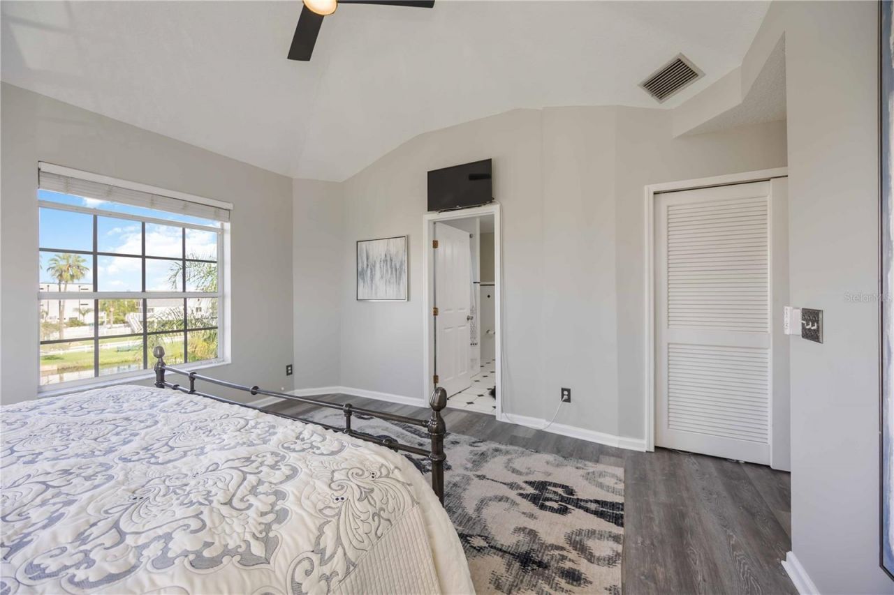 13951 Harbor View Drive, Seminole, FL 33776 Photo