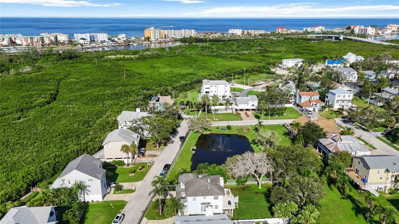 13951 Harbor View Drive, Seminole, FL 33776 Photo