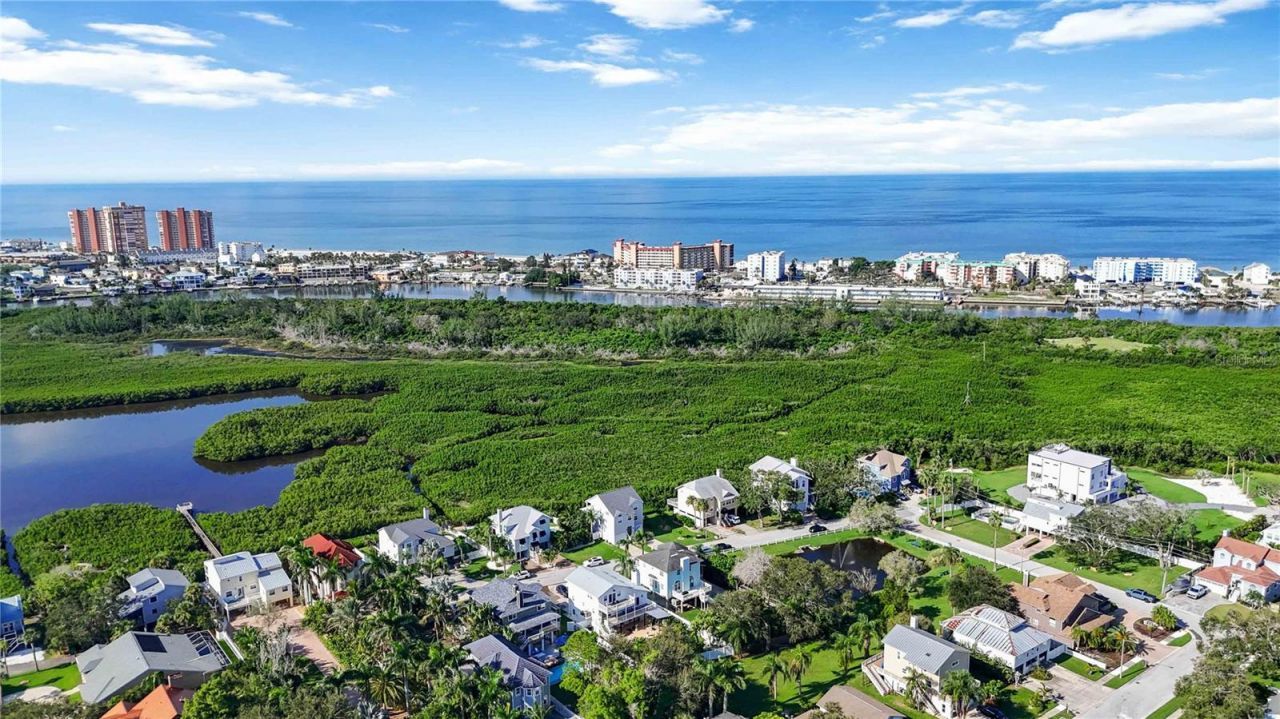 13951 Harbor View Drive, Seminole, FL 33776 Photo