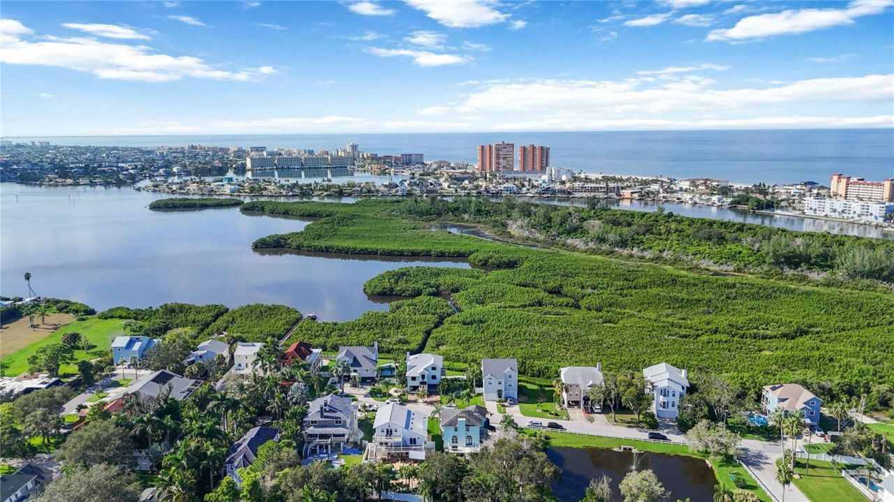 13951 Harbor View Drive, Seminole, FL 33776 Photo