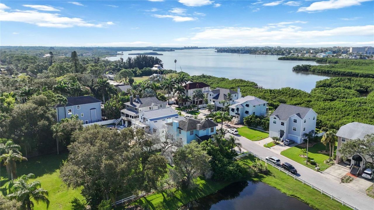 13951 Harbor View Drive, Seminole, FL 33776 Photo