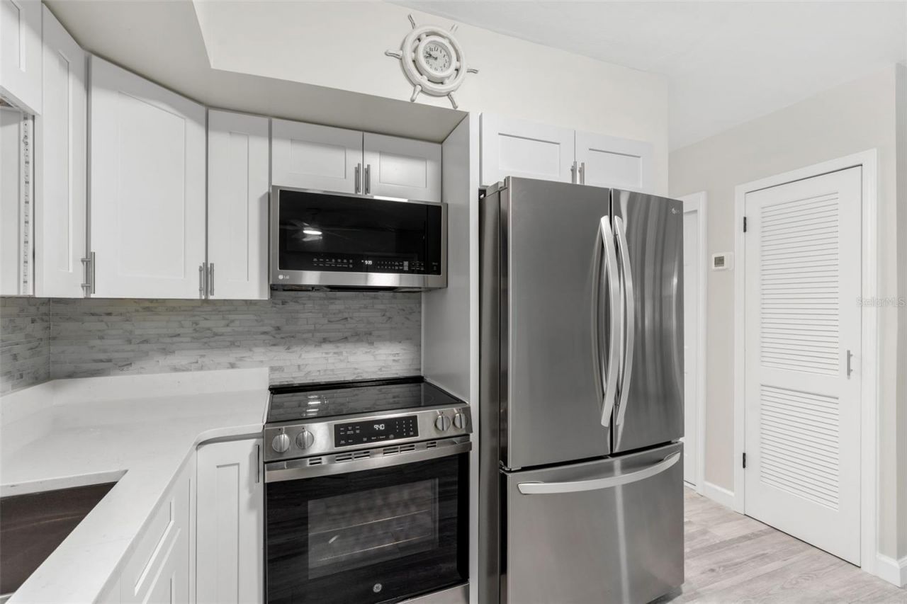 429 55th Avenue Ne, Saint Petersburg, FL 33703 Photo