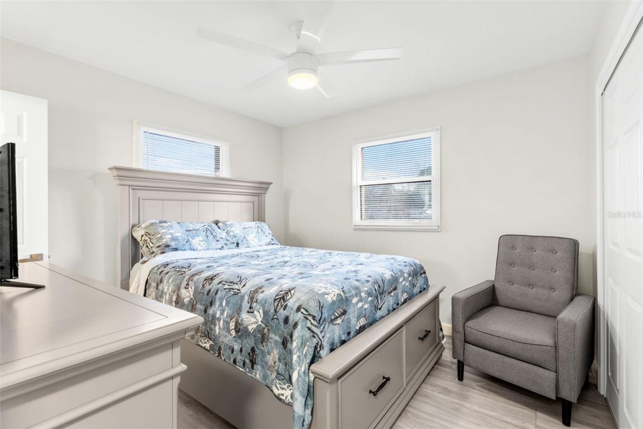 429 55th Avenue Ne, Saint Petersburg, FL 33703 Photo