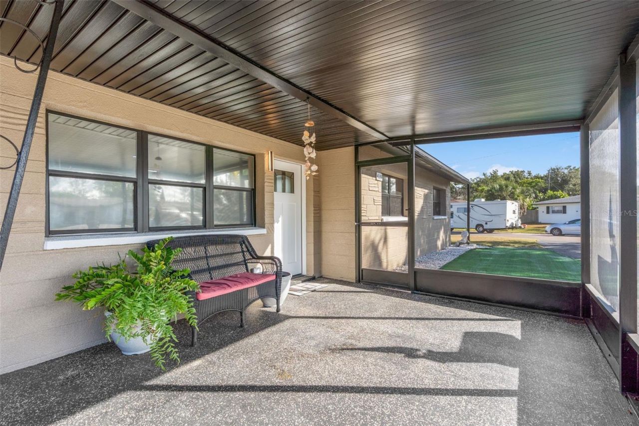 429 55th Avenue Ne, Saint Petersburg, FL 33703 Photo