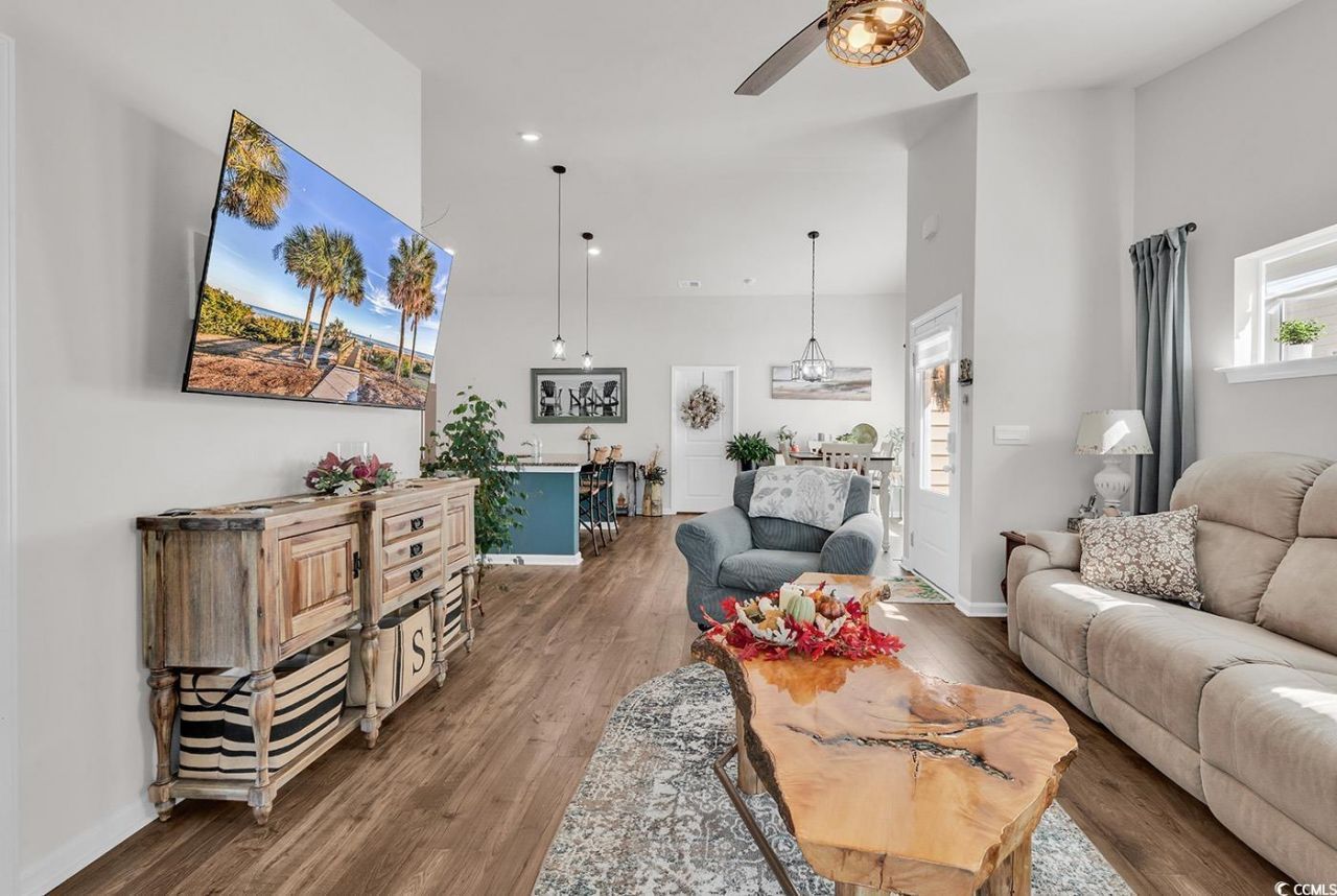 1543 Jardine Loop Photo 13