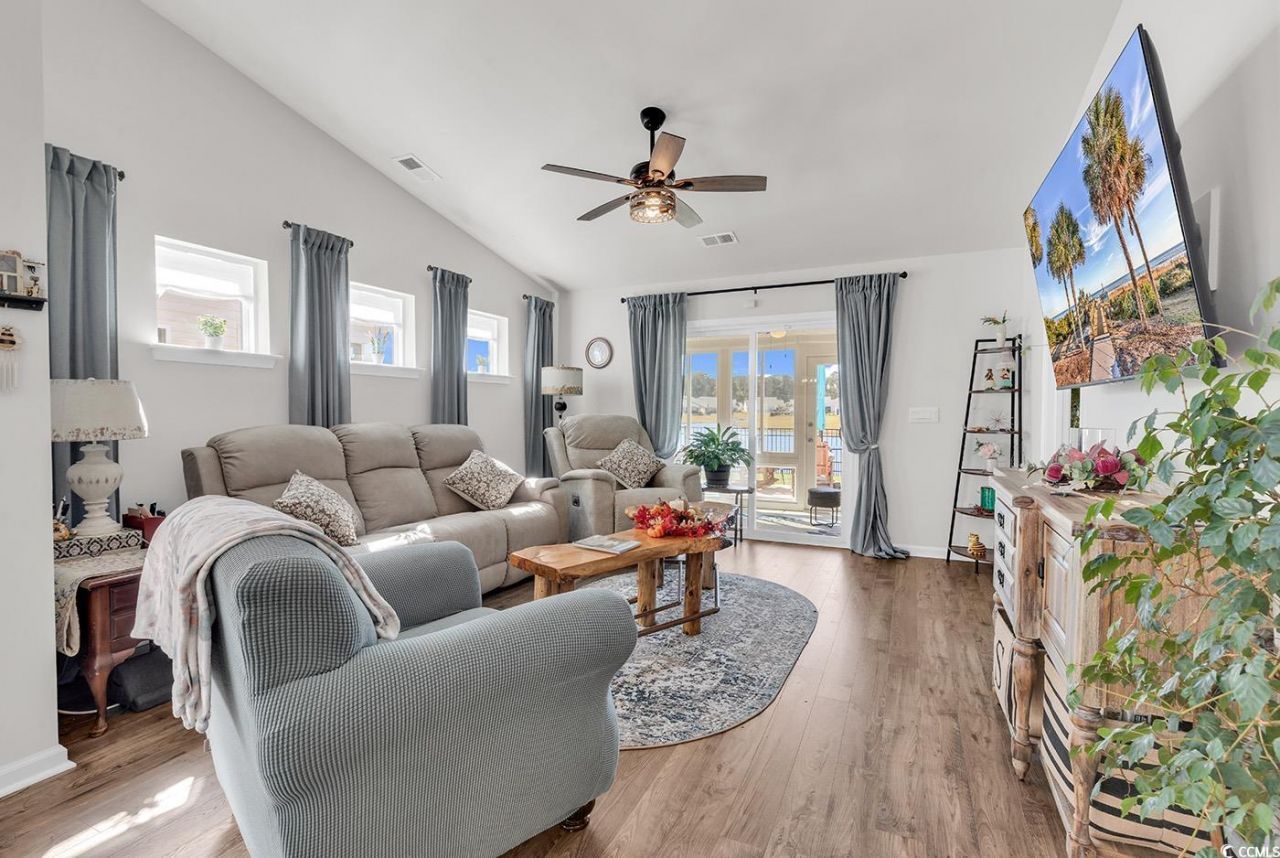 1543 Jardine Loop Photo 14