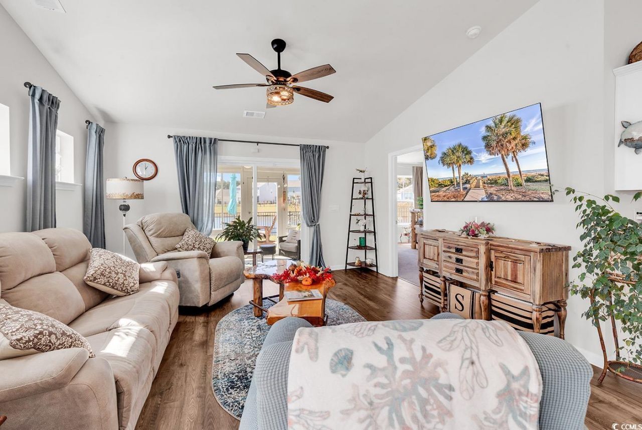 1543 Jardine Loop Photo 15