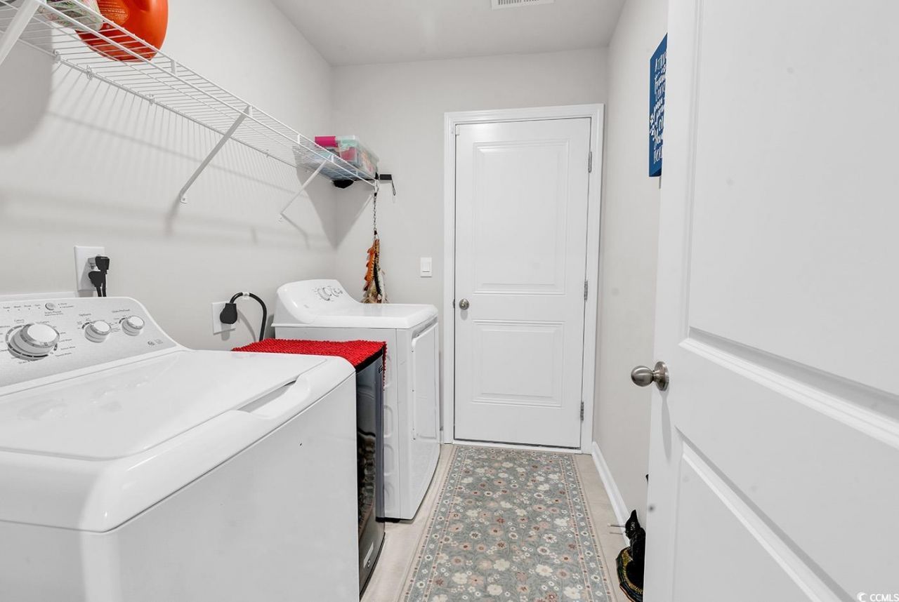 1543 Jardine Loop Photo 24