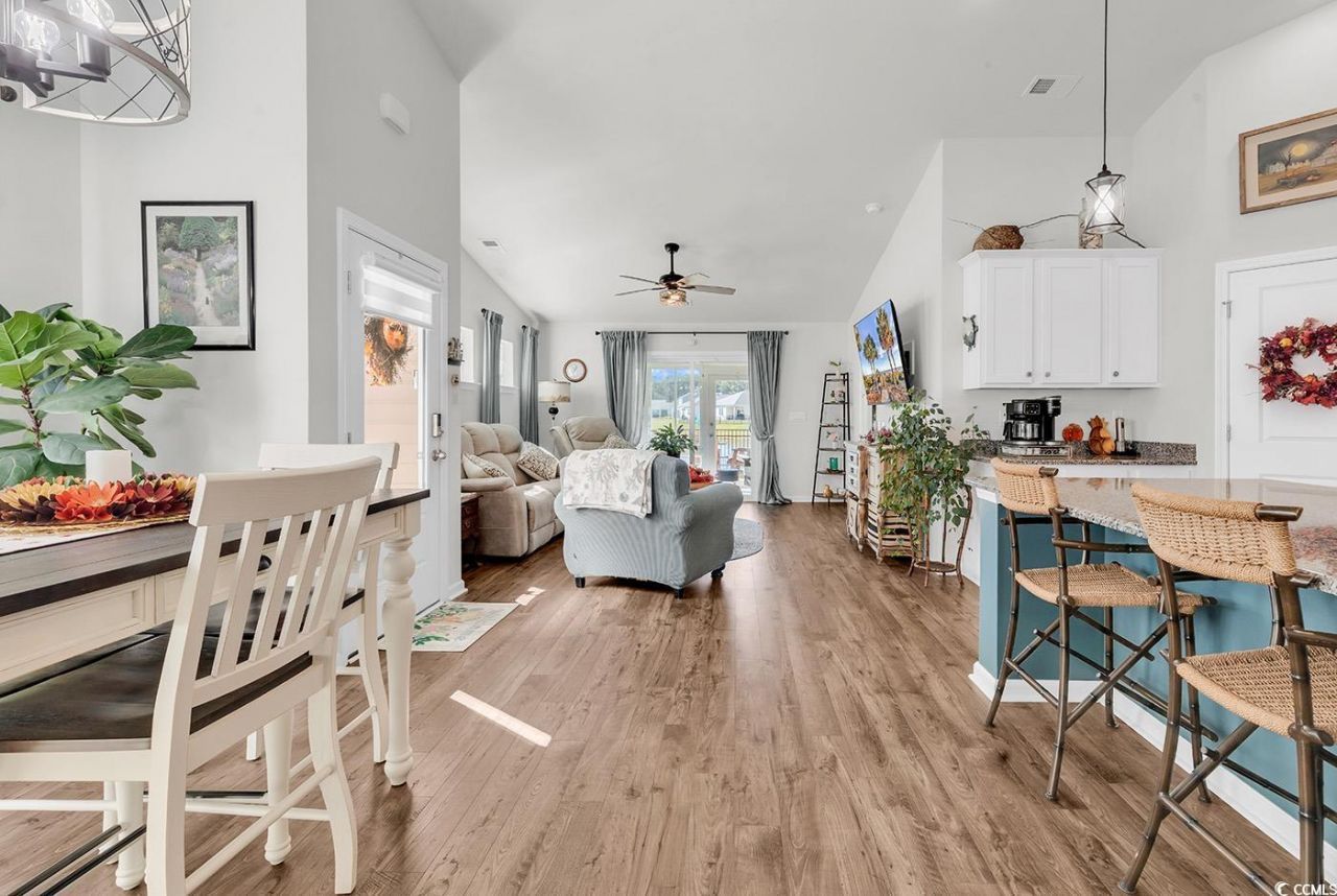 1543 Jardine Loop Photo 8