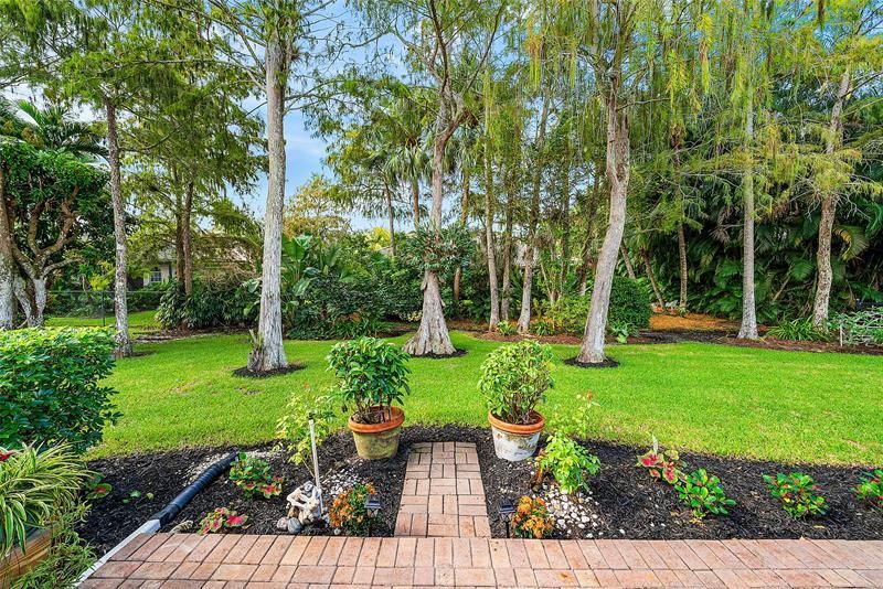 153 Kapok Cres, Royal Palm Beach, FL 33411 Photo
