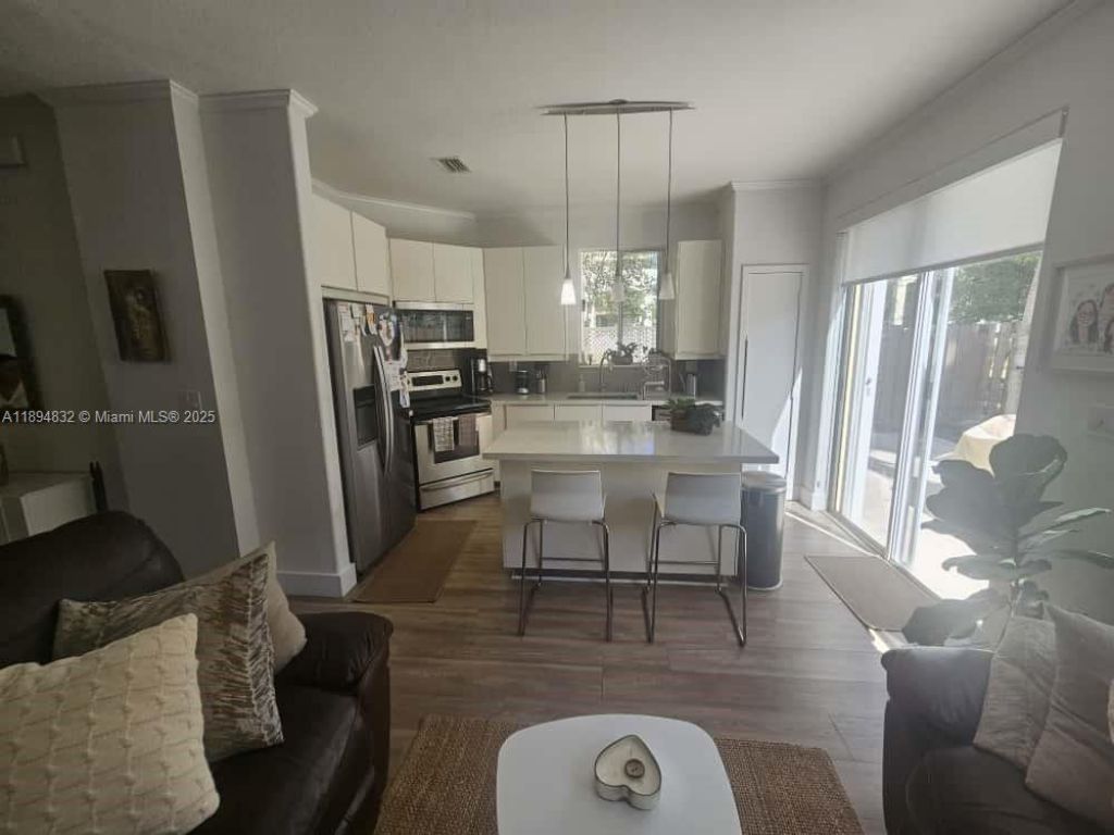 5483 NW 112th Pl, Doral, FL 33178 Photo