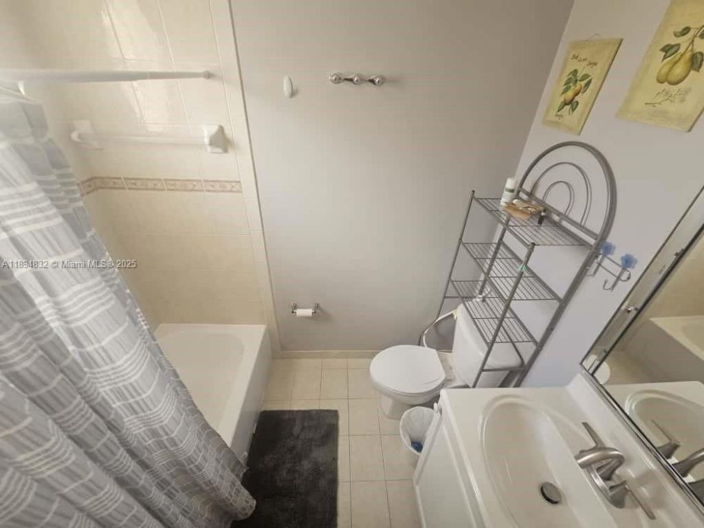 5483 NW 112th Pl, Doral, FL 33178 Photo