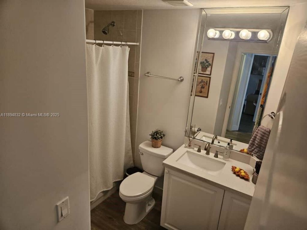 5483 NW 112th Pl, Doral, FL 33178 Photo