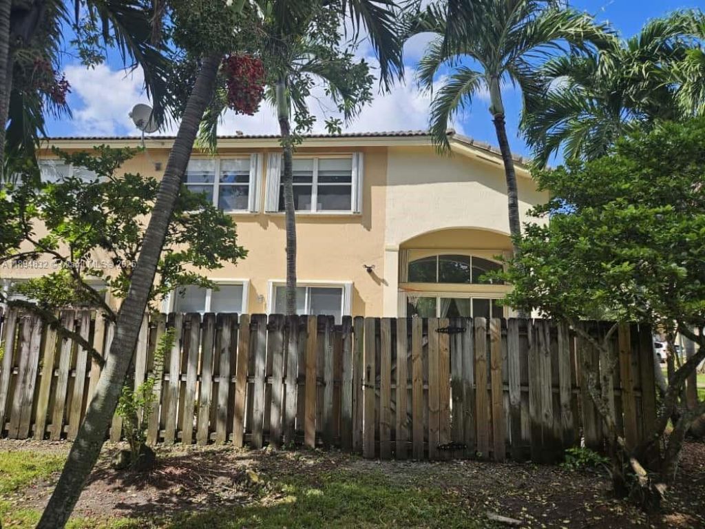 5483 NW 112th Pl, Doral, FL 33178 Photo