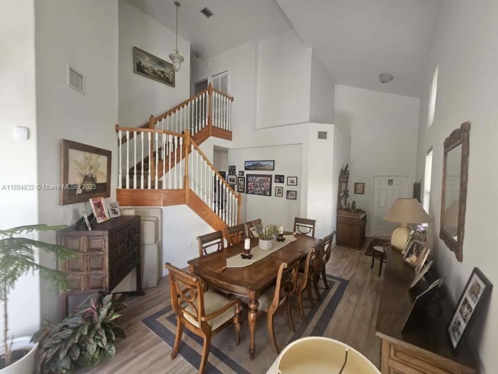 5483 NW 112th Pl, Doral, FL 33178 Photo