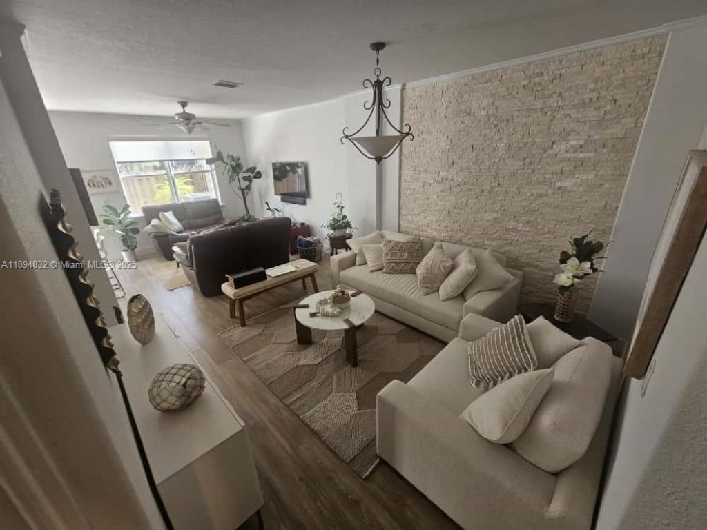 5483 NW 112th Pl, Doral, FL 33178 Photo