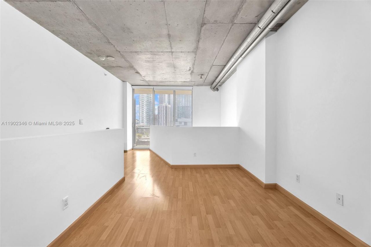 690 SW 1st Court, Unit 1008, Miami, FL 33130 Photo