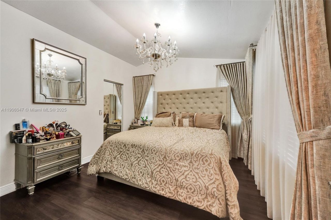 18060 SW 11th Ct, Pembroke Pines, FL 33029 Photo