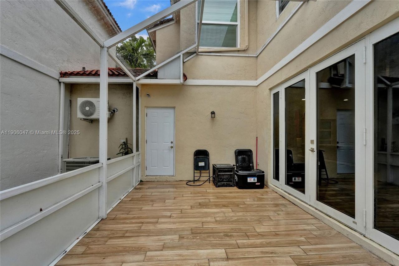 18060 SW 11th Ct, Pembroke Pines, FL 33029 Photo