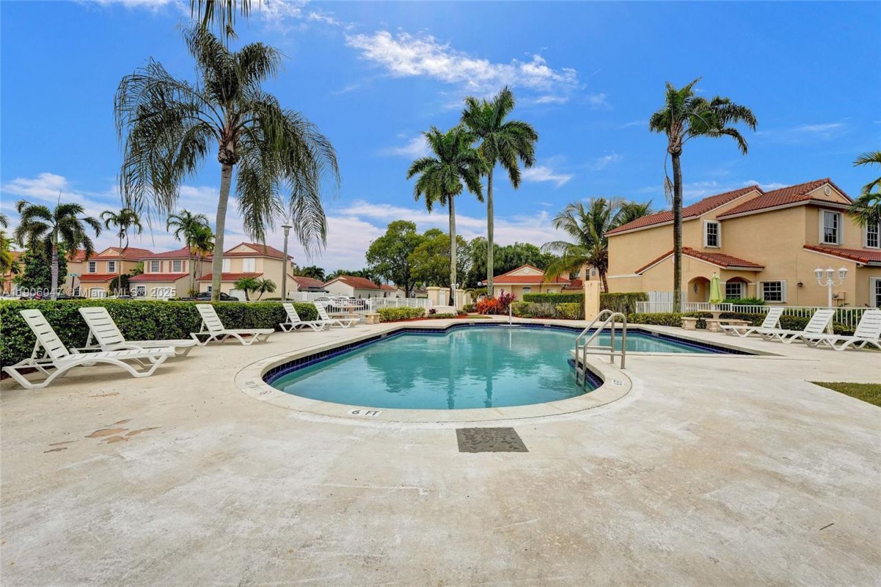 18060 SW 11th Ct, Pembroke Pines, FL 33029 Photo