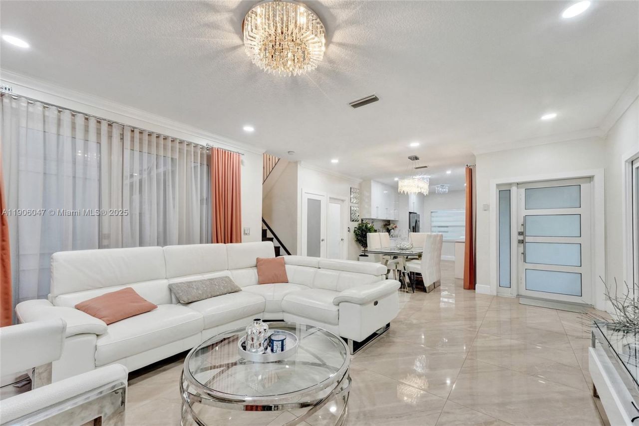 18060 SW 11th Ct, Pembroke Pines, FL 33029 Photo