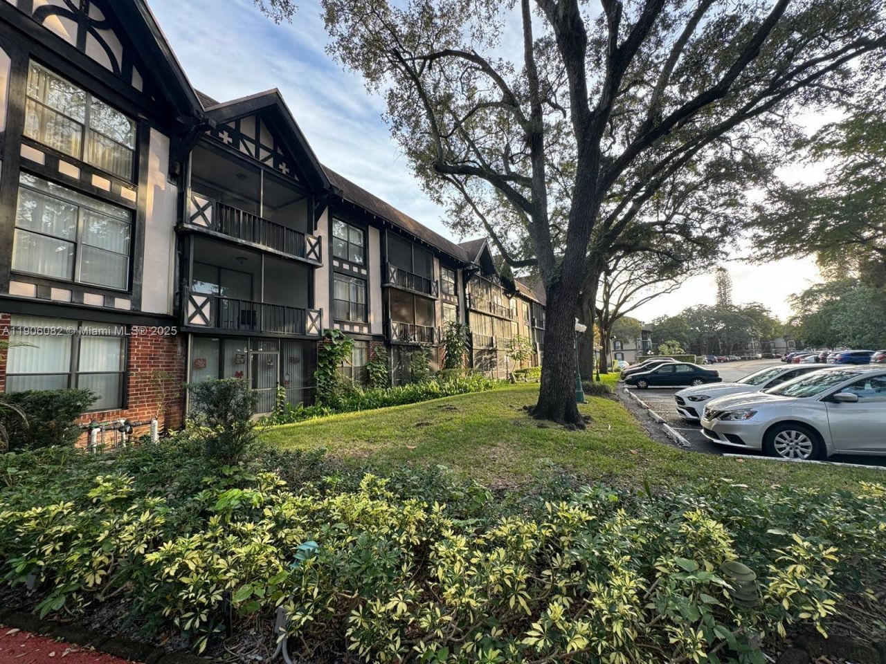 3730 Inverrary Dr, Unit 3B, Lauderhill, FL 33319 Photo