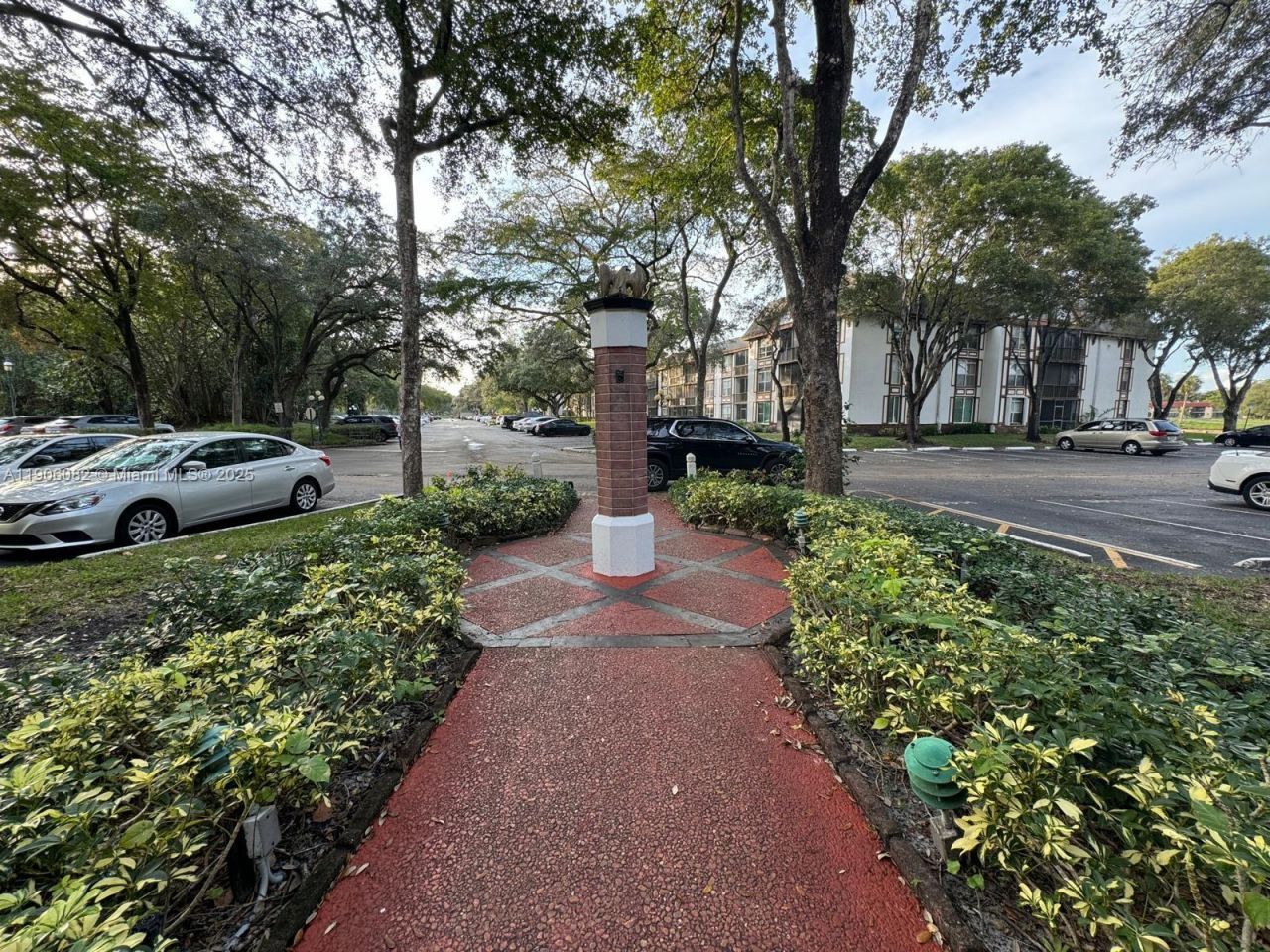 3730 Inverrary Dr, Unit 3B, Lauderhill, FL 33319 Photo