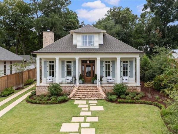 210 Tensaw Avenue, Fairhope, AL 36532