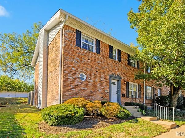 1121 Matador Drive, Chesterfield, MO 63141