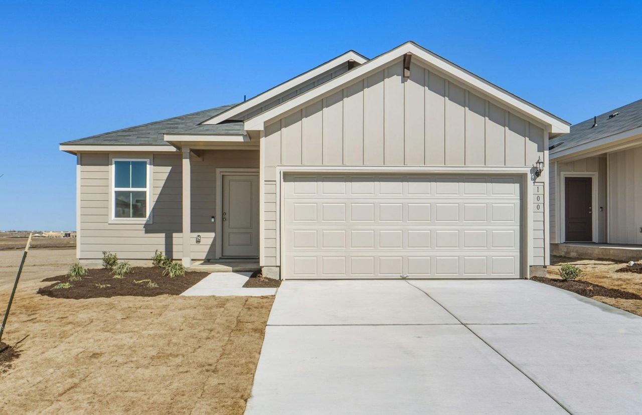 100 Eagle Valley Dr, Elgin, TX 78621 Main Photo