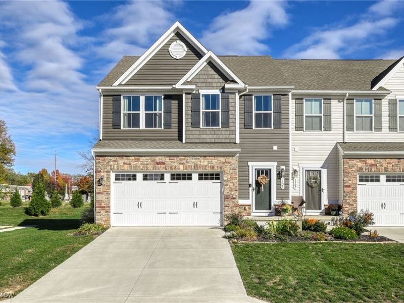 1525 Spruce Hill Drive, Stow, OH 44224 Photo 2