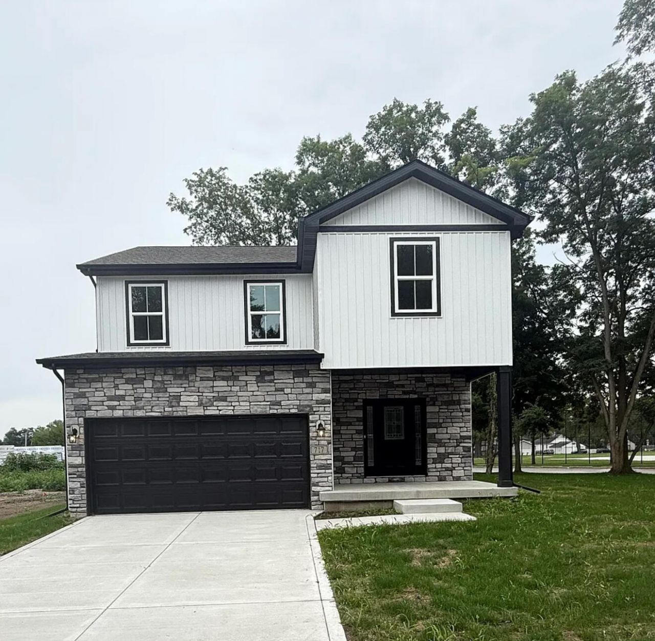 717 Lake Street, Hobart, IN 46342
