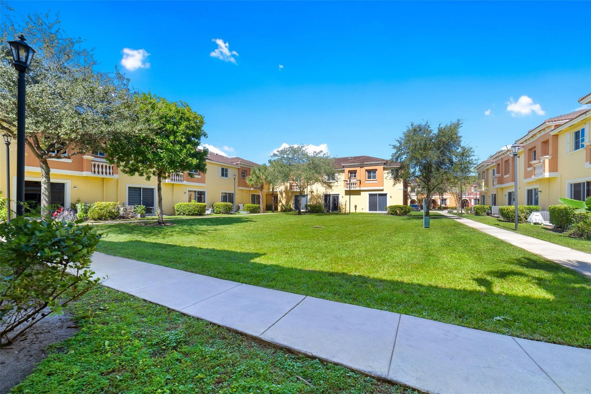 8915 SW 19th Street, Unit 8915, Miramar, FL 33025 Photo