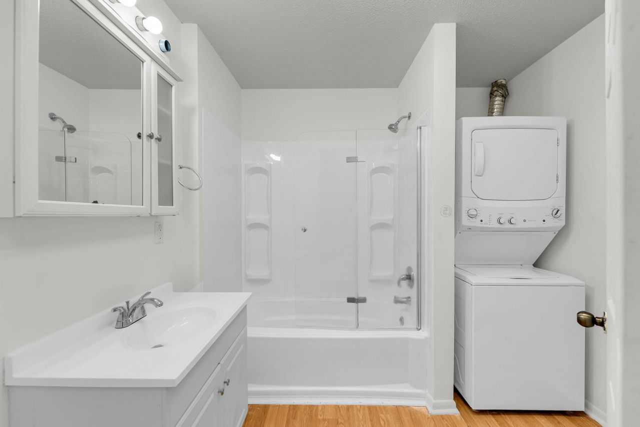 106 W Hudson Avenue Photo 6
