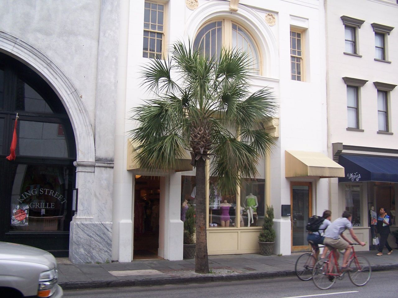302 King Street Photo 4