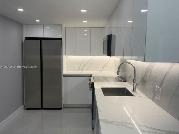 3675 N Country Club Dr, Unit 2606, Aventura, FL 33180