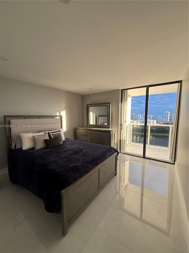 3675 N Country Club Dr, Unit 2606, Aventura, FL 33180 Photo