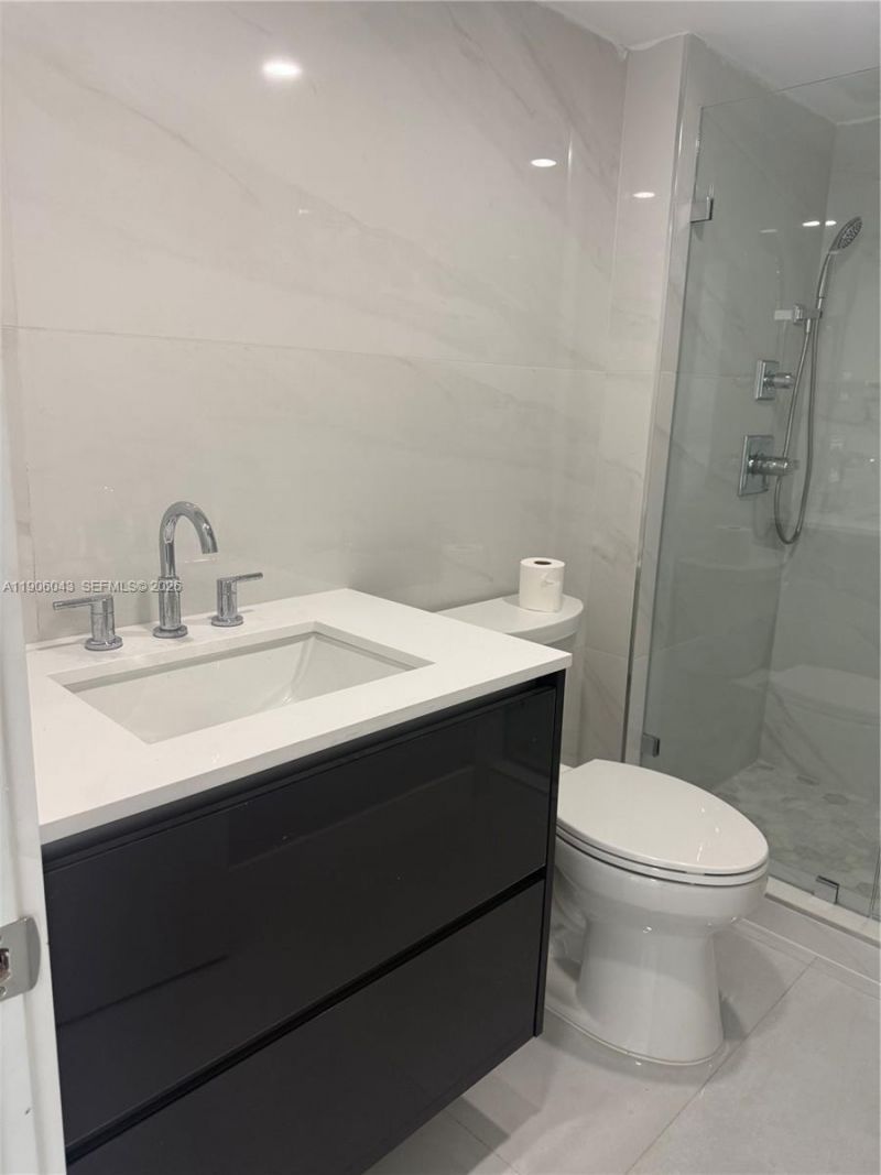 3675 N Country Club Dr, Unit 2606, Aventura, FL 33180 Photo