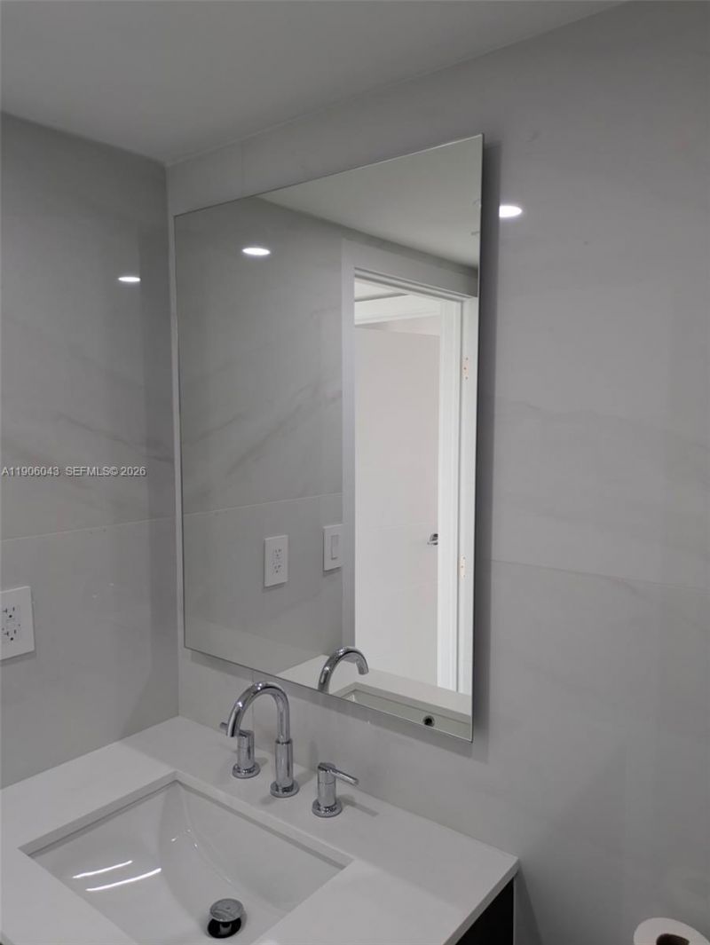 3675 N Country Club Dr, Unit 2606, Aventura, FL 33180 Photo