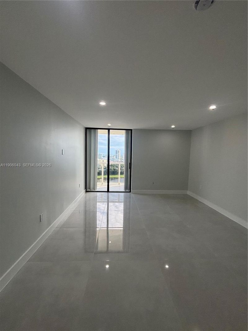 3675 N Country Club Dr, Unit 2606, Aventura, FL 33180 Photo