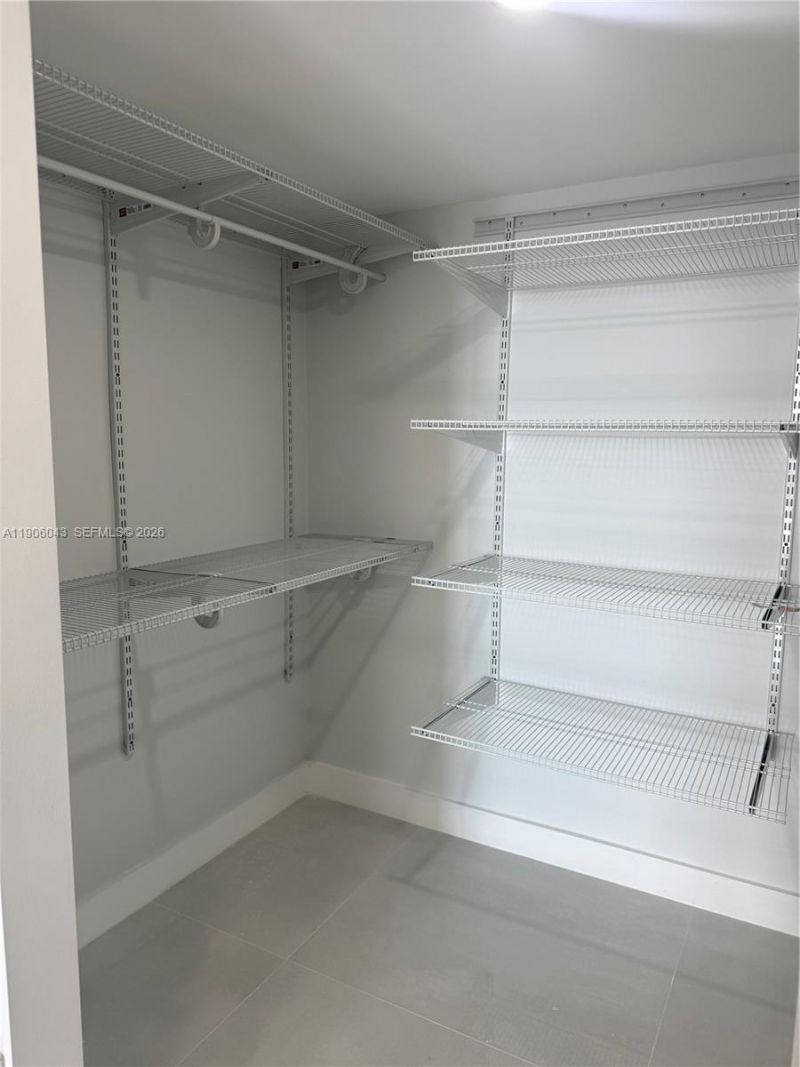 3675 N Country Club Dr, Unit 2606, Aventura, FL 33180 Photo