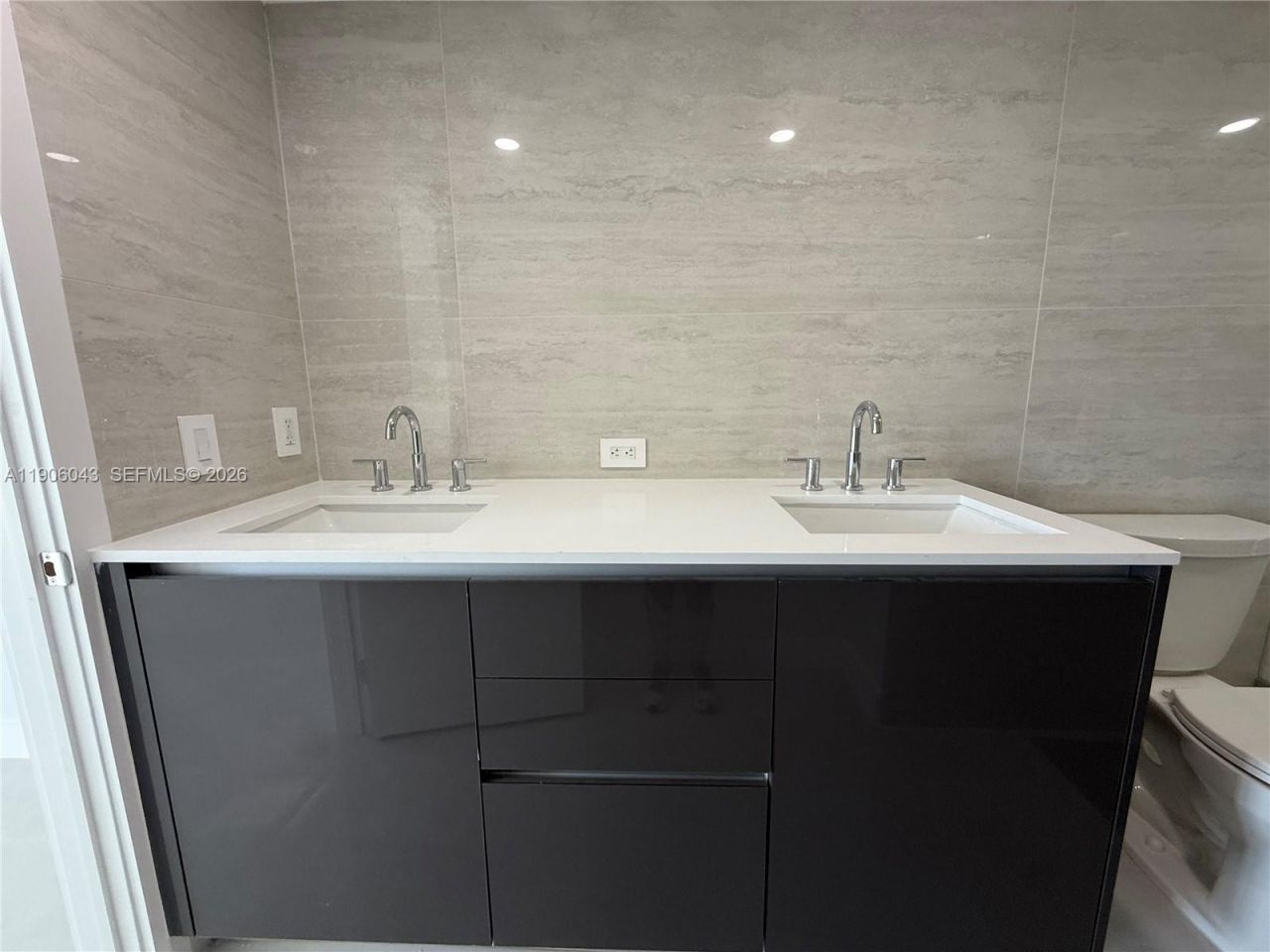 3675 N Country Club Dr, Unit 2606, Aventura, FL 33180 Photo