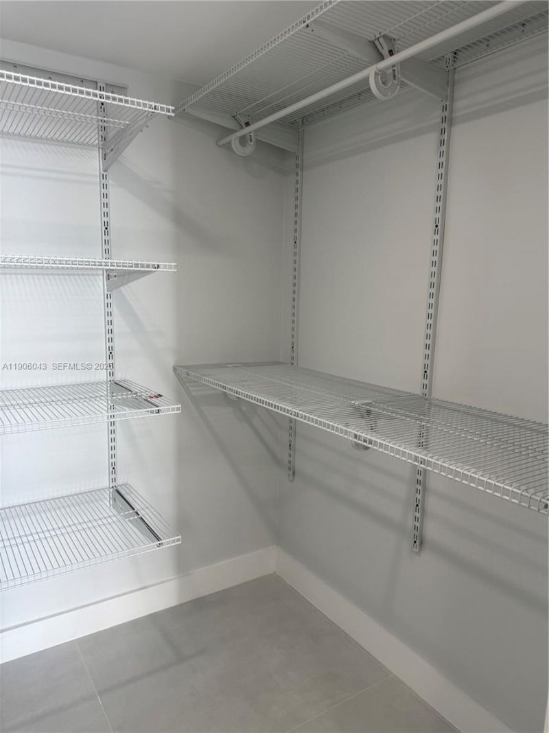 3675 N Country Club Dr, Unit 2606, Aventura, FL 33180 Photo