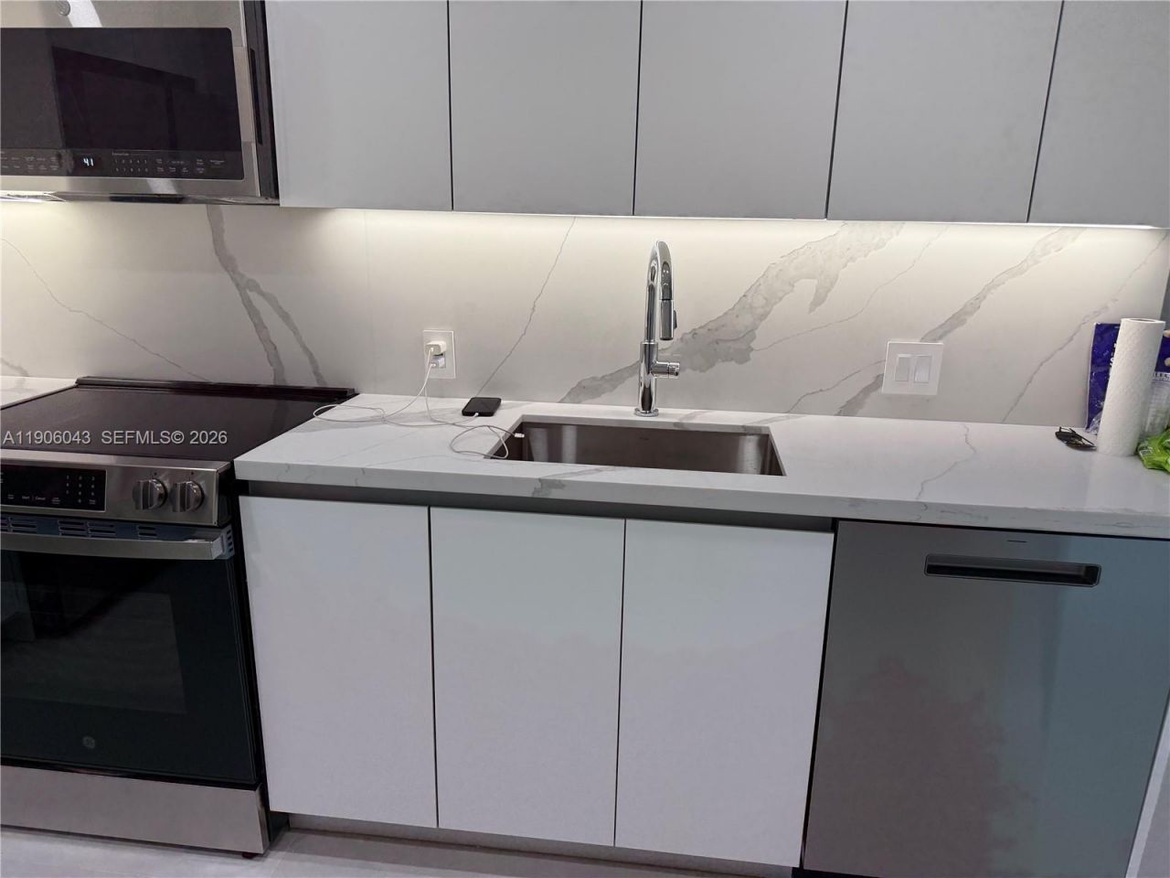 3675 N Country Club Dr, Unit 2606, Aventura, FL 33180 Photo