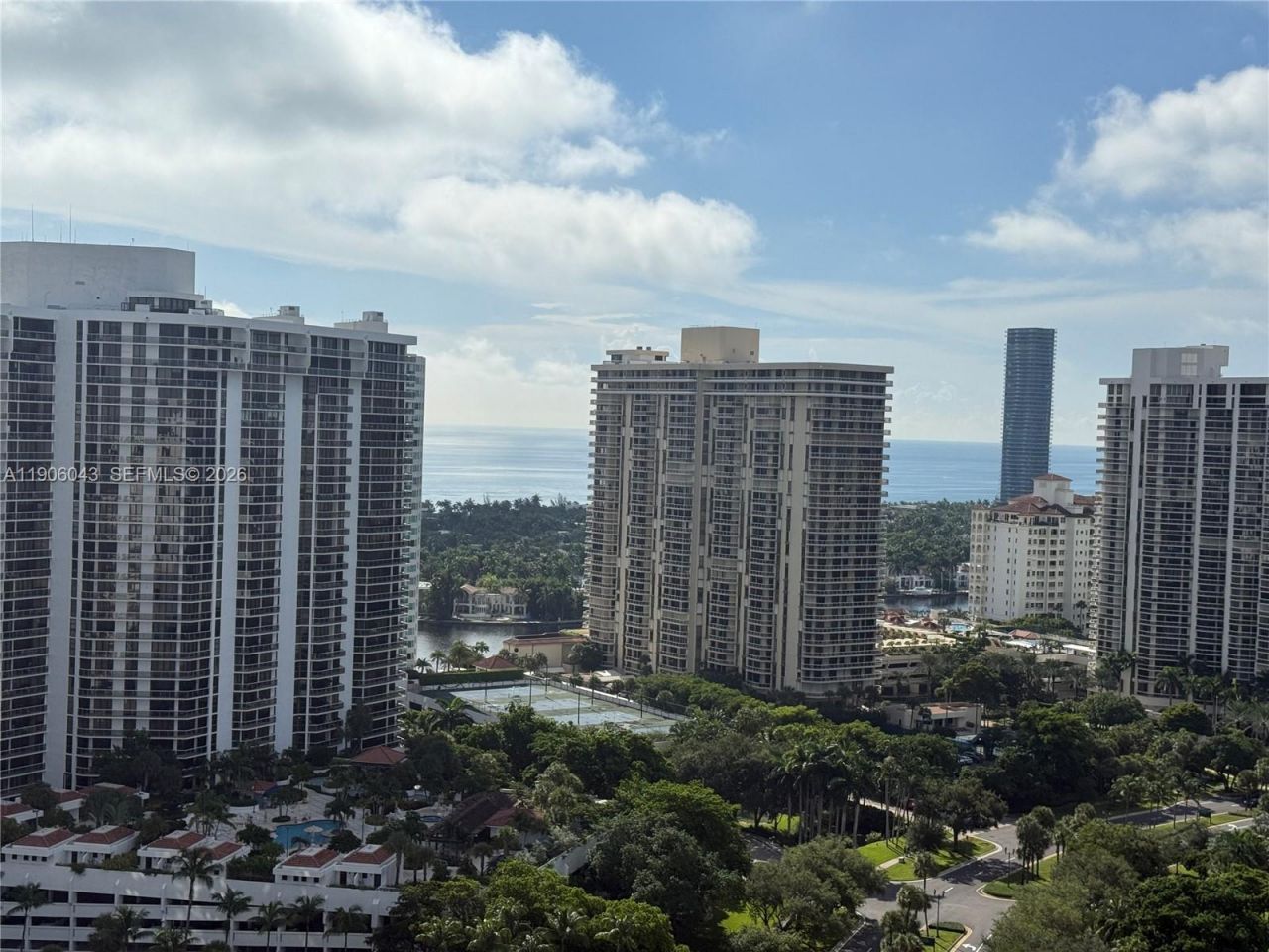 3675 N Country Club Dr, Unit 2606, Aventura, FL 33180 Photo